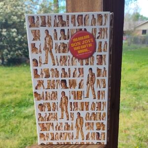 Bon Jovi 5 Disc  Fans Can't Be Wrong "The Premiere Collection" With Book